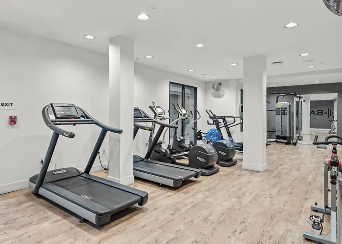 Luxury 2Bdr With Parking & Pool - Marina Del Rey